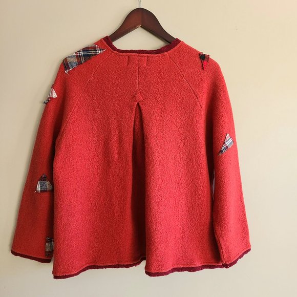 Vintage April Cornell red 100% wool sweater/cardigan with applique design. - Picture 2 of 9